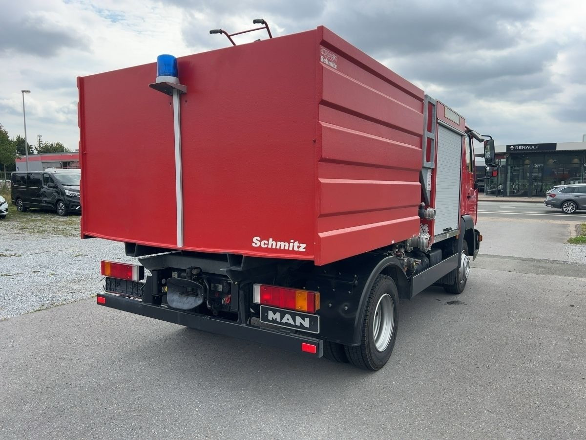 MAN LE 8150 4x2 Löschfahrzeug/Feuerwehr/Wassertank - Camión: foto 4 MAN LE 8150 4x2 Löschfahrzeug/Feuerwehr/Wassertank - Camión: foto 4