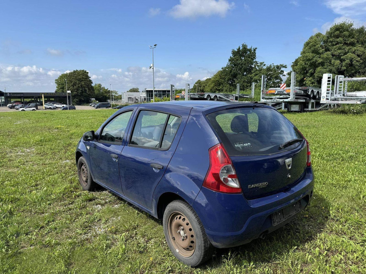 Dacia Sandero 1.4 +ZAHNRIEMEN GERISSEN+ - Coche: foto 3 Dacia Sandero 1.4 +ZAHNRIEMEN GERISSEN+ - Coche: foto 3
