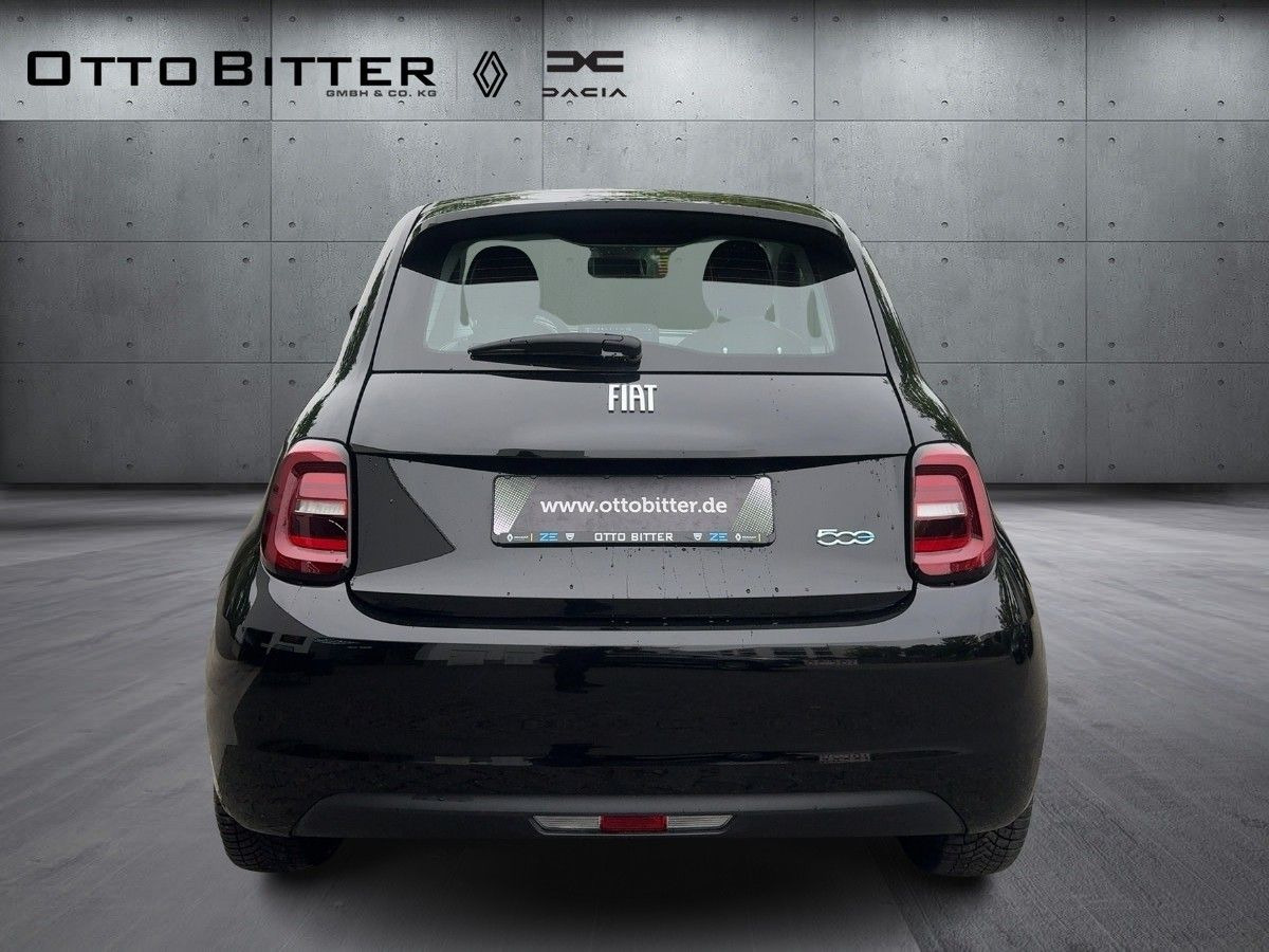 Fiat 500e Icon Elektro 16"ALU/NAVI/SCHNELLADER-50KW - Sedan: foto 3 Fiat 500e Icon Elektro 16"ALU/NAVI/SCHNELLADER-50KW - Sedan: foto 3