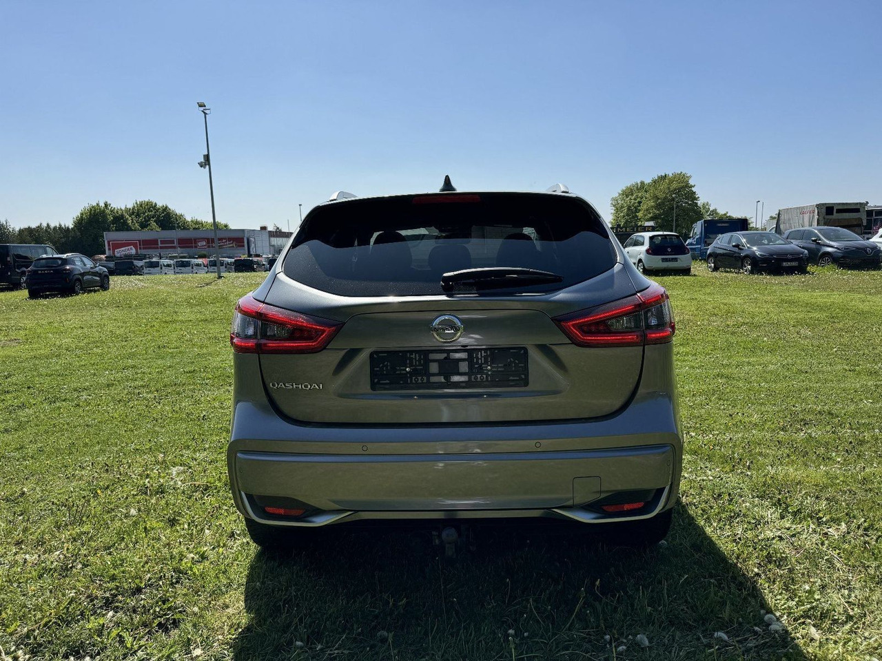Nissan Qashqai 1.7 dCi N-Connecta 4x4 ALLRAD AUTOMATIK - SUV/ Todoterreno: foto 4 Nissan Qashqai 1.7 dCi N-Connecta 4x4 ALLRAD AUTOMATIK - SUV/ Todoterreno: foto 4