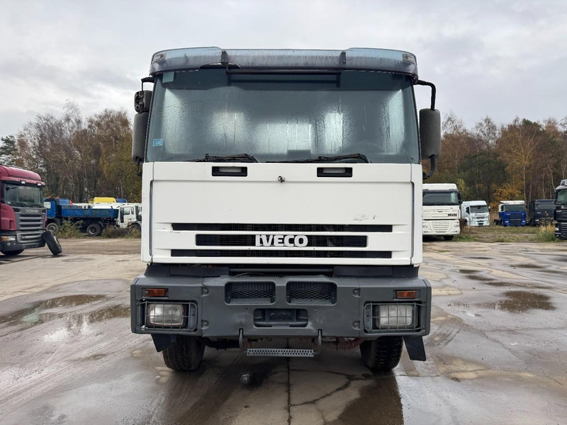 Iveco Eurotrakker 340 E 34 (GRAND PONT / LAMES / POMPE MANUELLE / BOITE MANUELLE / 12 ROUES) - Camión chasis: foto 2 Iveco Eurotrakker 340 E 34 (GRAND PONT / LAMES / POMPE MANUELLE / BOITE MANUELLE / 12 ROUES) - Camión chasis: foto 2