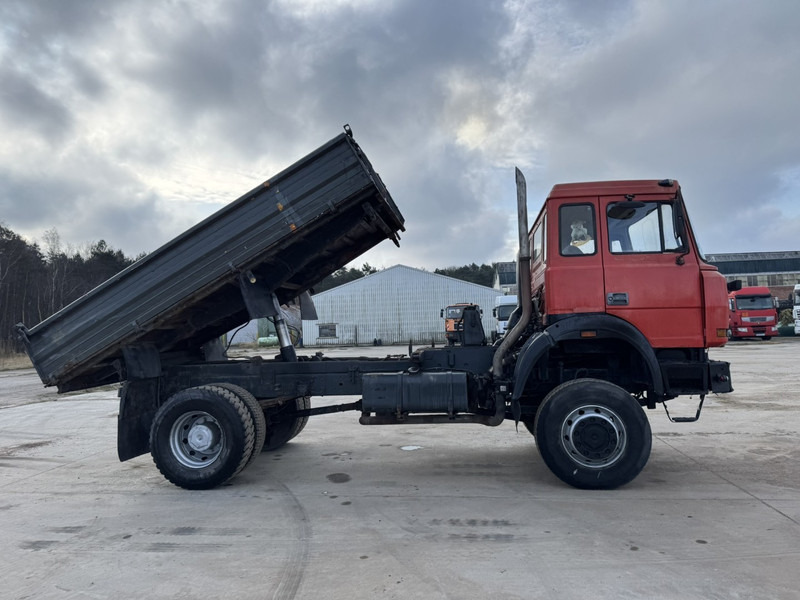Iveco Magirus 180-23 (GRAND PONT / 4X4 / LAMES / POMPE MANUELLE) - Camión volquete: foto 4 Iveco Magirus 180-23 (GRAND PONT / 4X4 / LAMES / POMPE MANUELLE) - Camión volquete: foto 4