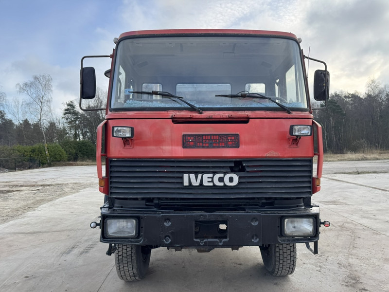 Iveco Magirus 180-23 (GRAND PONT / 4X4 / LAMES / POMPE MANUELLE) - Camión volquete: foto 2 Iveco Magirus 180-23 (GRAND PONT / 4X4 / LAMES / POMPE MANUELLE) - Camión volquete: foto 2