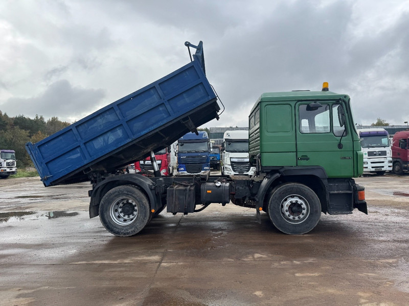 MAN 19.322 (STEEL SUSPENSION & MANUAL PUMP / SUSPENSION LAMES & POMPE MANUELLE) - Volquete furgoneta: foto 4 MAN 19.322 (STEEL SUSPENSION & MANUAL PUMP / SUSPENSION LAMES & POMPE MANUELLE) - Volquete furgoneta: foto 4