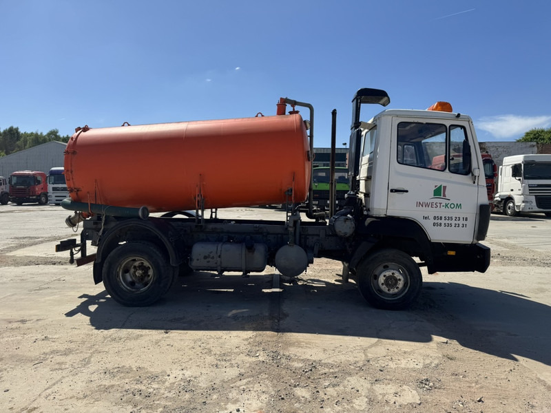 Mercedes-Benz SK 914 (8000 L / STEEL SUSPENSION & MANUAL PUMP / SUSPENSION LAMES & POMPE MANUELLE) - Limpieza de alcantarillado: foto 4 Mercedes-Benz SK 914 (8000 L / STEEL SUSPENSION & MANUAL PUMP / SUSPENSION LAMES & POMPE MANUELLE) - Limpieza de alcantarillado: foto 4