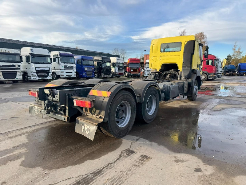 Renault Kerax 420 (GRAND PONT / SUSPENSION LAMES / BOITE MANUELLE / PARFAIT ETAT !!!) - Camión chasis: foto 5 Renault Kerax 420 (GRAND PONT / SUSPENSION LAMES / BOITE MANUELLE / PARFAIT ETAT !!!) - Camión chasis: foto 5