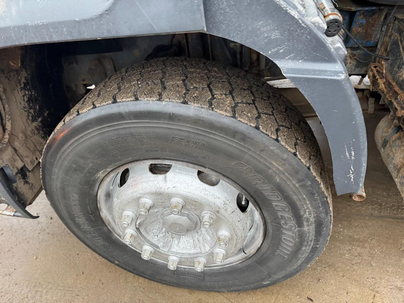 Camión cisterna Volvo FL 6 - 220 (11000 L / 2 COMPARTMENTS / 18 TON / MANUAL GEARBOX / PERFECT): foto 12