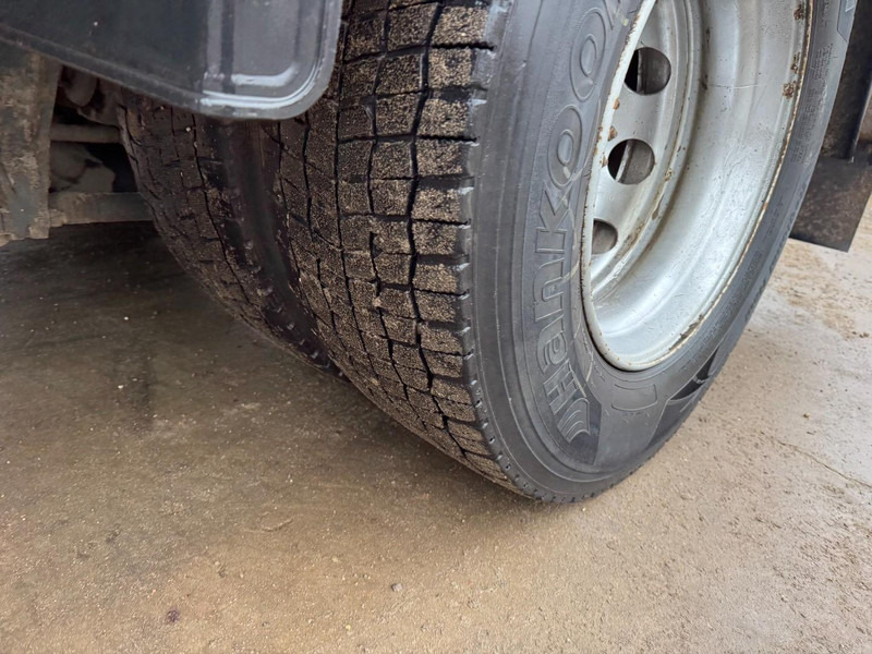 Camión cisterna Volvo FL 6 - 220 (11000 L / 2 COMPARTMENTS / 18 TON / MANUAL GEARBOX / PERFECT): foto 11