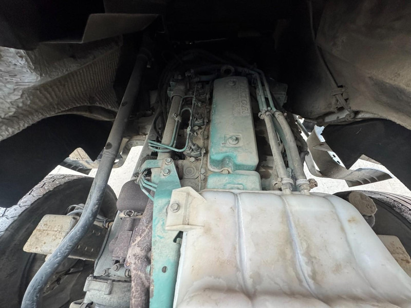 Camión cisterna Volvo FL 6 - 220 (11000 L / 2 COMPARTMENTS / 18 TON / MANUAL GEARBOX / PERFECT): foto 17