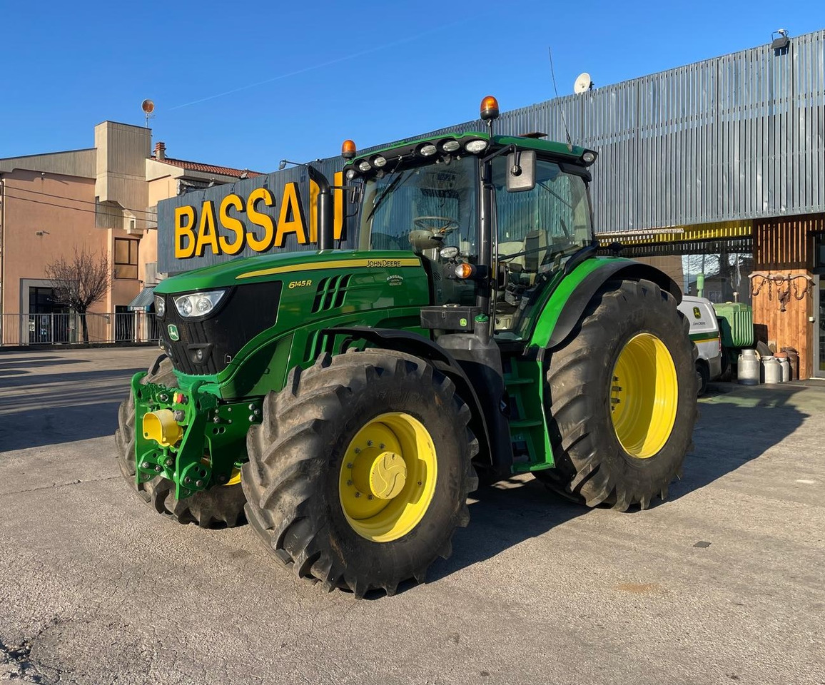 JOHN DEERE 6145 R - Tractor: foto 1 JOHN DEERE 6145 R - Tractor: foto 1