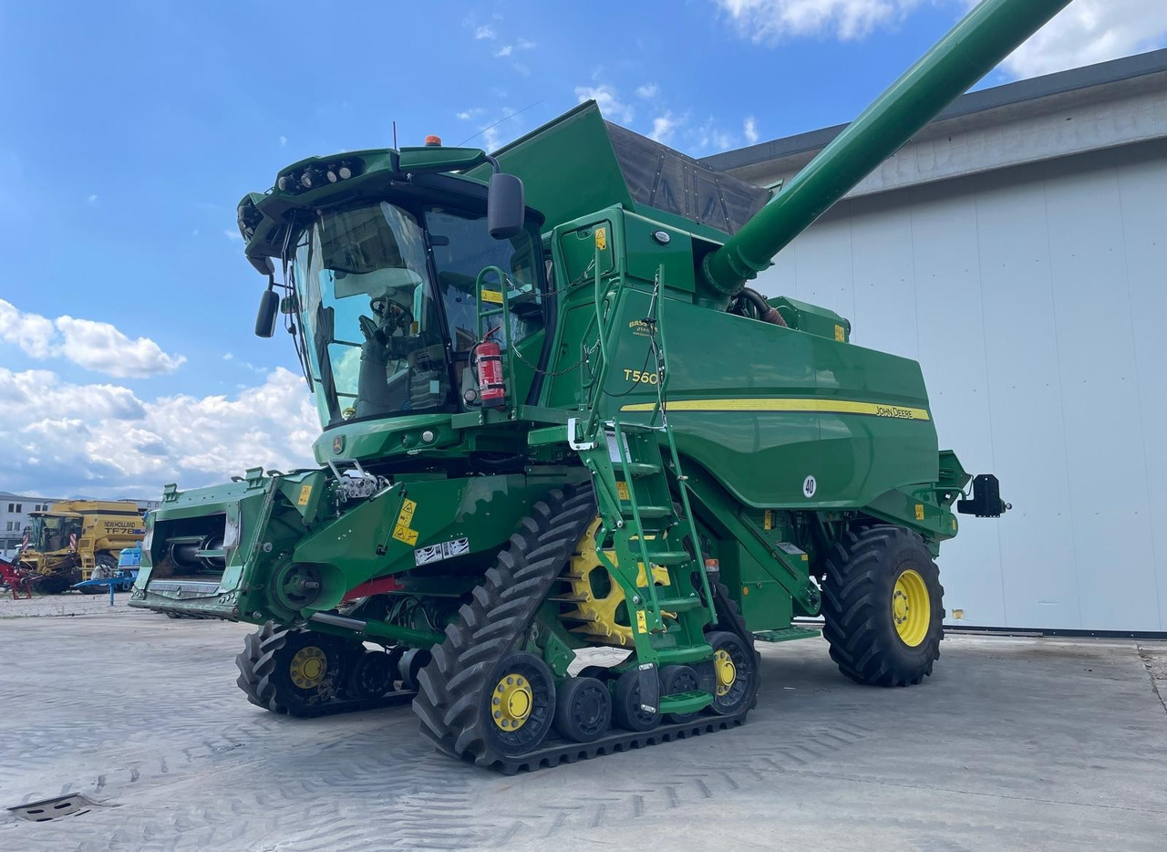 JOHN DEERE MIETITREBBIA T 560 - Cosechadora de granos: foto 1 JOHN DEERE MIETITREBBIA T 560 - Cosechadora de granos: foto 1