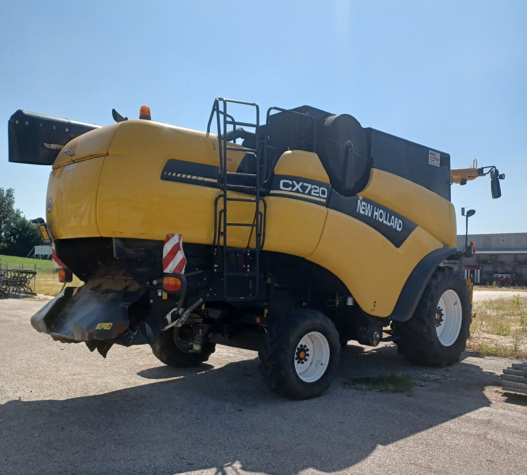 NEW HOLLAND MIETITREBBIA CX 720 - Cosechadora de granos: foto 5 NEW HOLLAND MIETITREBBIA CX 720 - Cosechadora de granos: foto 5