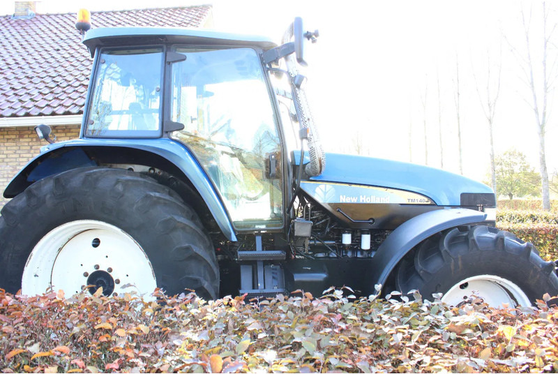 New Holland TM 140 - Tractor: foto 3 New Holland TM 140 - Tractor: foto 3