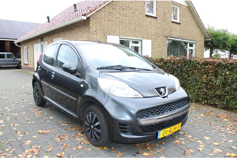 Peugeot 107 - Hatchback: foto 1 Peugeot 107 - Hatchback: foto 1