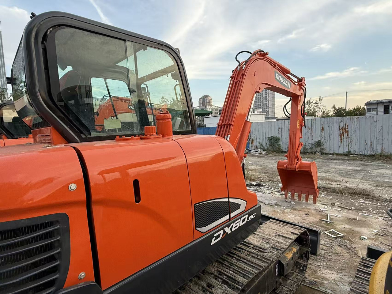 DOOSAN Used large Doosan DX60 excavators, original DX60 used excavators, 6-ton DX60 hydraulic excavators, best-selling at low prices. - Miniexcavadora: foto 1 DOOSAN Used large Doosan DX60 excavators, original DX60 used excavators, 6-ton DX60 hydraulic excavators, best-selling at low prices. - Miniexcavadora: foto 1