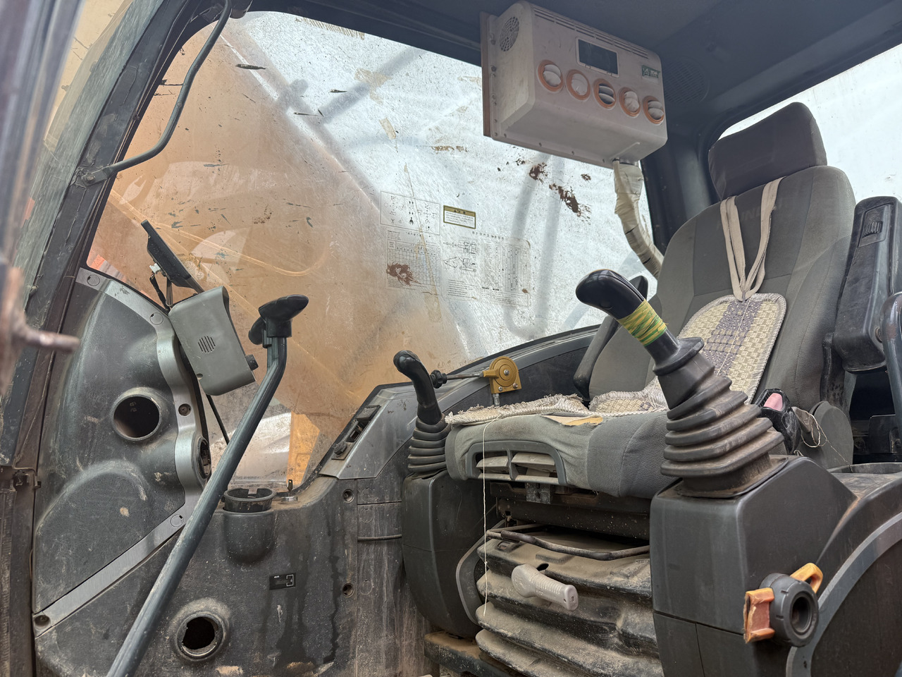 Excavadora de cadenas Hyundai used Hyundai 305-9t: foto 10