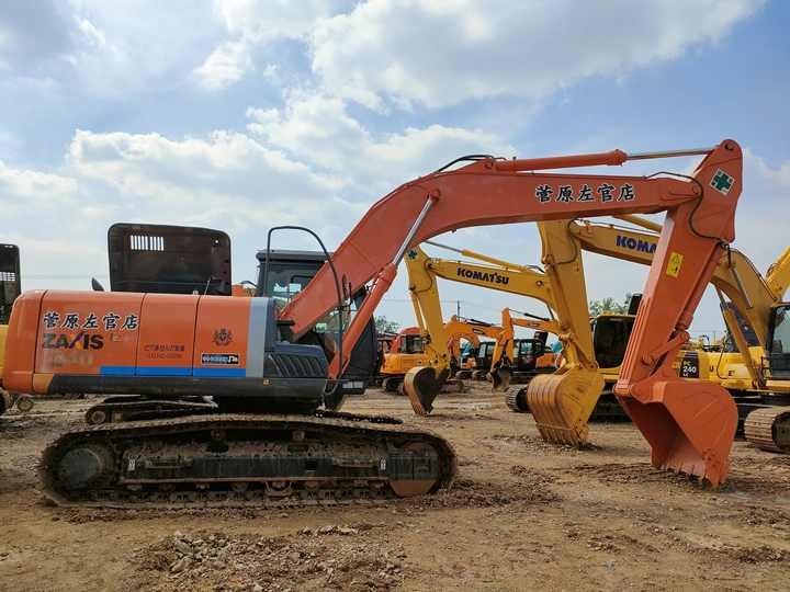 Original Japan Hitachi ZX240 Excavator Hitachi Excavator in Low Price for Hot Sale - Excavadora de cadenas: foto 4 Original Japan Hitachi ZX240 Excavator Hitachi Excavator in Low Price for Hot Sale - Excavadora de cadenas: foto 4
