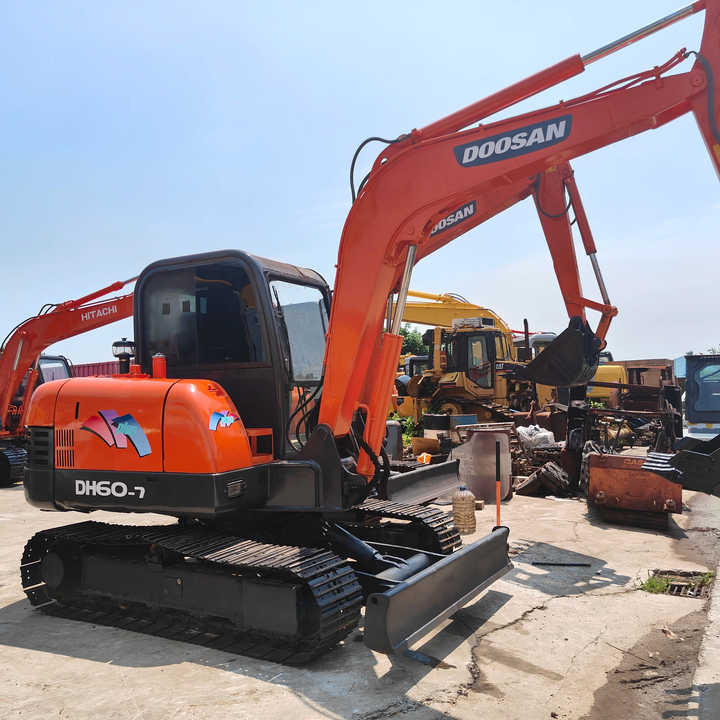 Original Second-hand Doosan DH60-7 Excavator Is in Good Condition Strong and Simple Maintenance - Excavadora de cadenas: foto 1 Original Second-hand Doosan DH60-7 Excavator Is in Good Condition Strong and Simple Maintenance - Excavadora de cadenas: foto 1