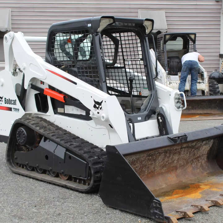 Used Bobcat T590 UsedSkid Steer Loader with Good Condition for Sale S160 S300 S185 S330 - Minicargadora: foto 1 Used Bobcat T590 UsedSkid Steer Loader with Good Condition for Sale S160 S300 S185 S330 - Minicargadora: foto 1