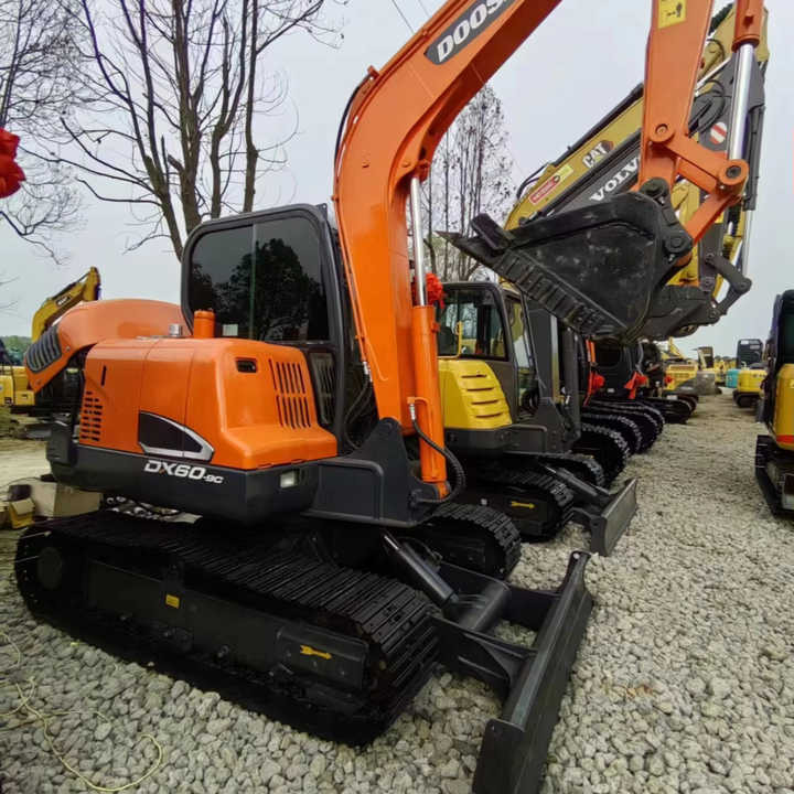 Used Digger DOOSAN DX60 Construction Machinery Construction Digger Used DOOSAN DX60 Cheap Excavator - Excavadora de cadenas: foto 1 Used Digger DOOSAN DX60 Construction Machinery Construction Digger Used DOOSAN DX60 Cheap Excavator - Excavadora de cadenas: foto 1