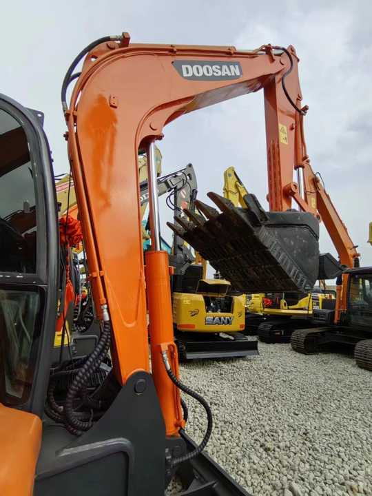Used Digger DOOSAN DX60 Construction Machinery Construction Digger Used DOOSAN DX60 Cheap Excavator - Excavadora de cadenas: foto 3 Used Digger DOOSAN DX60 Construction Machinery Construction Digger Used DOOSAN DX60 Cheap Excavator - Excavadora de cadenas: foto 3