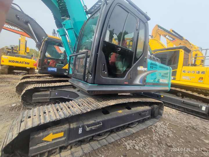 Used Japan Brand Kobelco SK260-8 Hydraulic Digger High Quality Kobelco Sk200 260 Crawler Excavator in Stock on Sale - Excavadora: foto 2 Used Japan Brand Kobelco SK260-8 Hydraulic Digger High Quality Kobelco Sk200 260 Crawler Excavator in Stock on Sale - Excavadora: foto 2