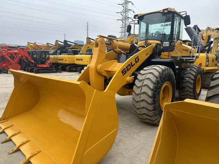 Used SDLG955F New Model Wheel Loader Second Hand Machine Popular Brand Sdlg Hydraulic Machinery - Cargadora de ruedas: foto 4 Used SDLG955F New Model Wheel Loader Second Hand Machine Popular Brand Sdlg Hydraulic Machinery - Cargadora de ruedas: foto 4