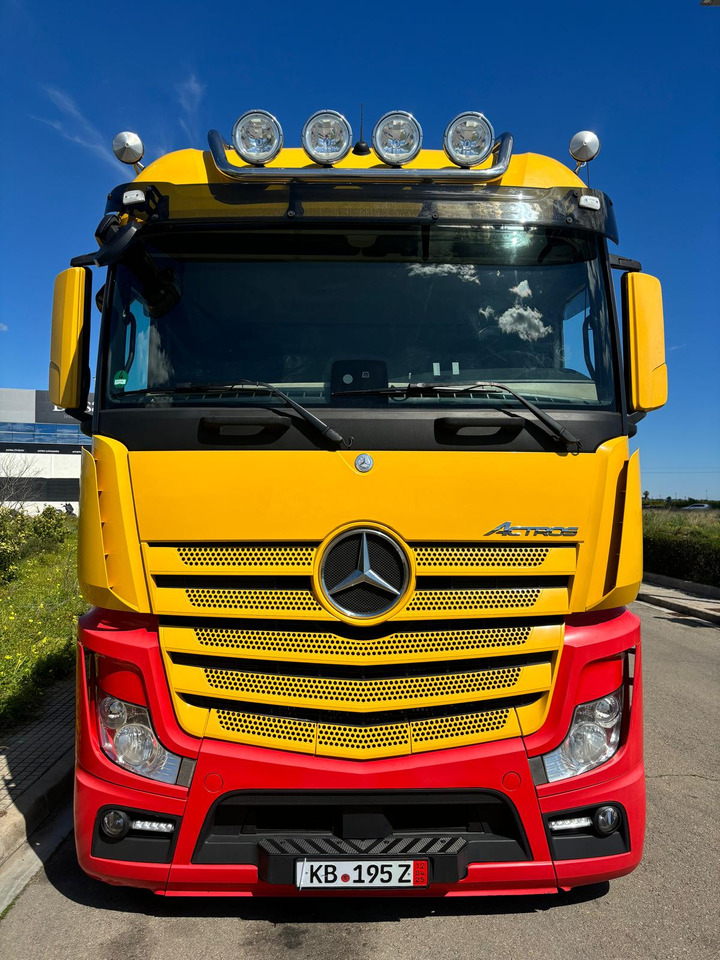 MERCEDES-BENZ ACTROS 450 - Camión portavehículos: foto 2 MERCEDES-BENZ ACTROS 450 - Camión portavehículos: foto 2
