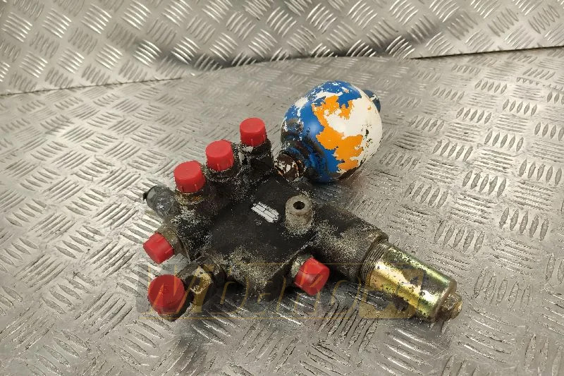 Wabco 4773970140 - Válvula hidráulica para Maquinaria de construcción: foto 1 Wabco 4773970140 - Válvula hidráulica para Maquinaria de construcción: foto 1