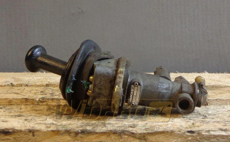 Wabco 9617221500 - Válvula hidráulica para Maquinaria de construcción: foto 1 Wabco 9617221500 - Válvula hidráulica para Maquinaria de construcción: foto 1