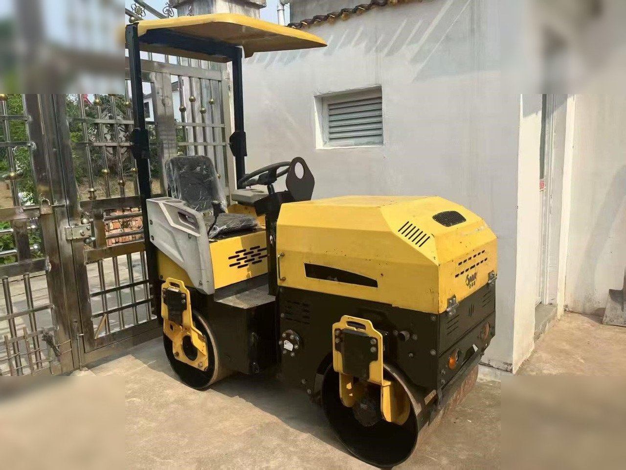 BOMAG BW80AD-3 - Rodillo: foto 1 BOMAG BW80AD-3 - Rodillo: foto 1