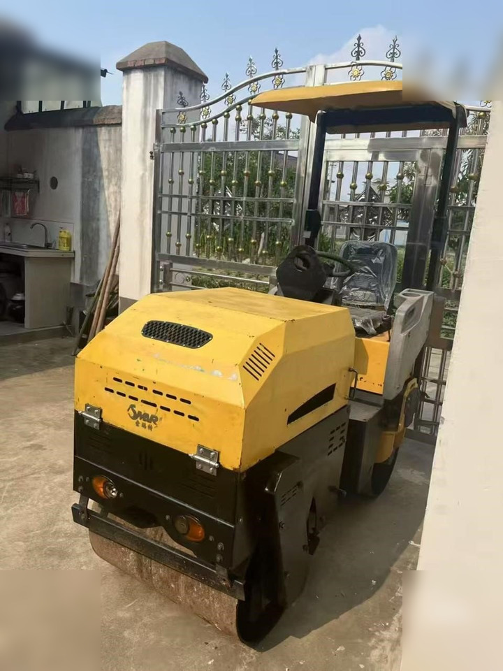 BOMAG BW80AD-3 - Rodillo: foto 4 BOMAG BW80AD-3 - Rodillo: foto 4
