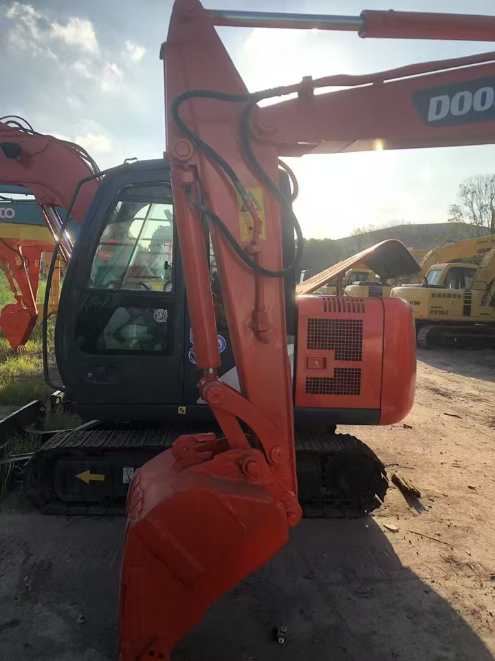 DOOSAN DX55-9C - Excavadora de cadenas: foto 4 DOOSAN DX55-9C - Excavadora de cadenas: foto 4