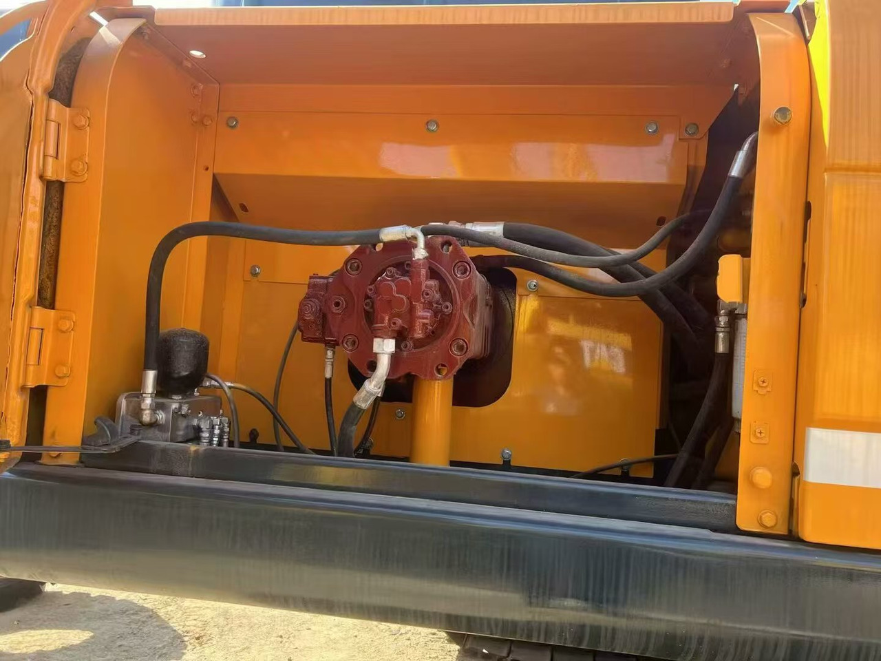 HYUNDAI R305-9 - Excavadora de cadenas: foto 5 HYUNDAI R305-9 - Excavadora de cadenas: foto 5