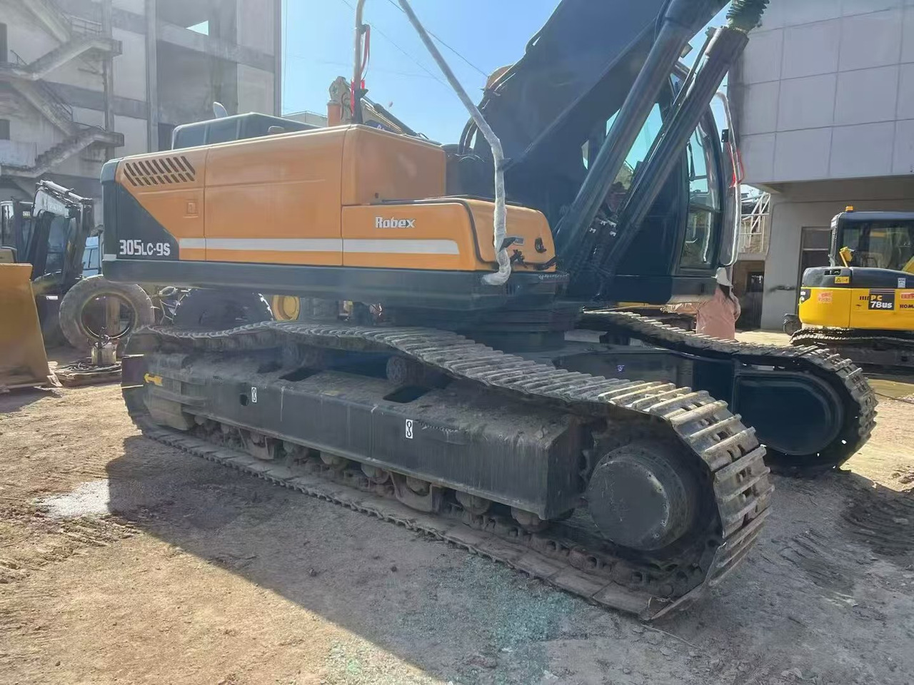 HYUNDAI R305-9 - Excavadora de cadenas: foto 2 HYUNDAI R305-9 - Excavadora de cadenas: foto 2