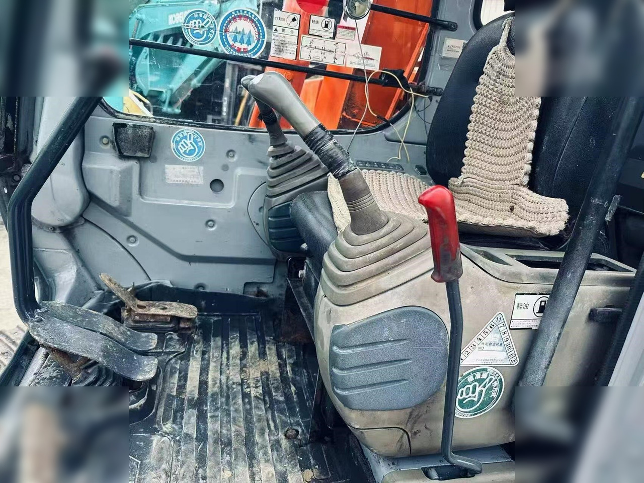 KOMATSU PC60 LC-5 - Excavadora de cadenas: foto 4 KOMATSU PC60 LC-5 - Excavadora de cadenas: foto 4