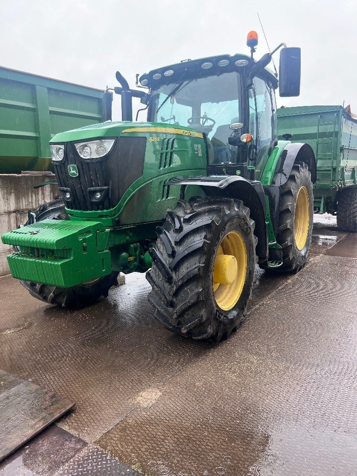 John Deere 6215 R Ultimate - Tractor: foto 1 John Deere 6215 R Ultimate - Tractor: foto 1