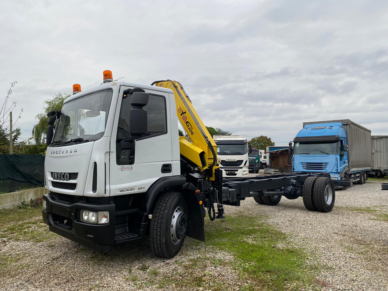 IVECO 180E30 - Camión chasis: foto 1 IVECO 180E30 - Camión chasis: foto 1