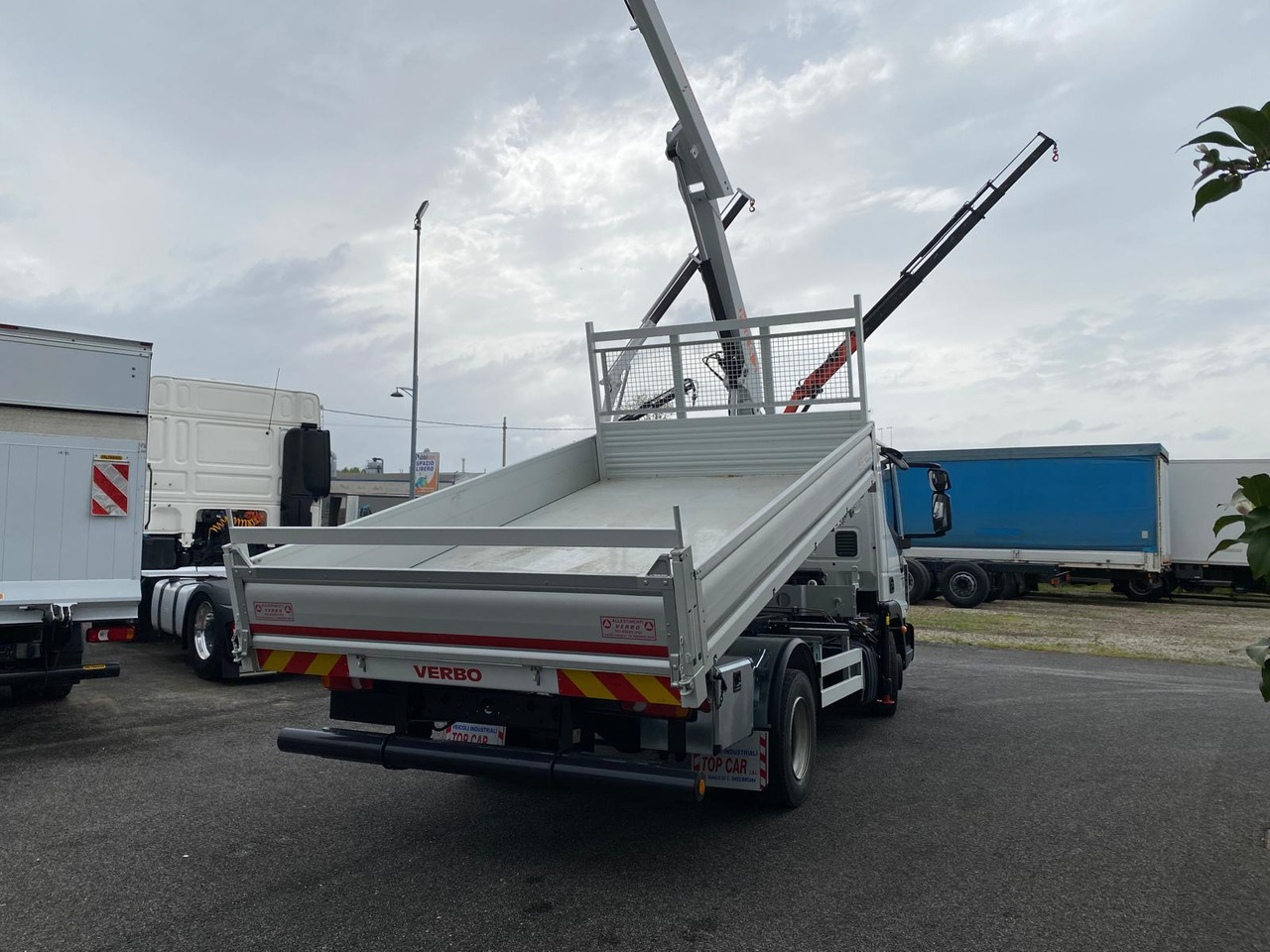 IVECO 75E16 - Camión volquete: foto 5 IVECO 75E16 - Camión volquete: foto 5