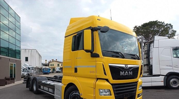 MAN TGX 26.500 EURO 6 2019 A TELAIO FULL OPTIONAL - Camión chasis: foto 4 MAN TGX 26.500 EURO 6 2019 A TELAIO FULL OPTIONAL - Camión chasis: foto 4