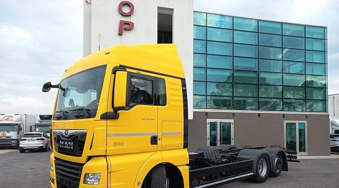 MAN TGX 26.500 EURO 6 2019 A TELAIO FULL OPTIONAL - Camión chasis: foto 1 MAN TGX 26.500 EURO 6 2019 A TELAIO FULL OPTIONAL - Camión chasis: foto 1