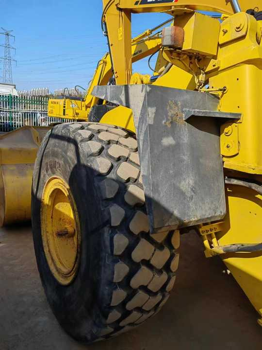 Good Condition Second Hand WA320-3 Front Wheel Loader for Cheap Price Hot Sale in China - Retroexcavadora: foto 3 Good Condition Second Hand WA320-3 Front Wheel Loader for Cheap Price Hot Sale in China - Retroexcavadora: foto 3