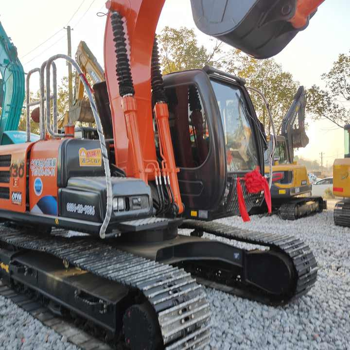 HITACHI ZX130 , Original Japan Surplus Hitachi ZX130 for Sale - Excavadora de cadenas: foto 2 HITACHI ZX130 , Original Japan Surplus Hitachi ZX130 for Sale - Excavadora de cadenas: foto 2