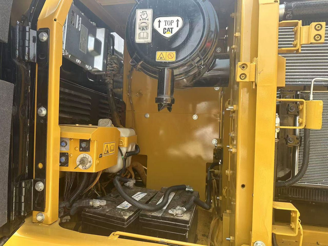 CATERPILLAR Used Digger CAT 323DL Construction Machinery Construction Digger Used CAT 323DL Cheap Excavator - Maquinaria de construcción: foto 4 CATERPILLAR Used Digger CAT 323DL Construction Machinery Construction Digger Used CAT 323DL Cheap Excavator - Maquinaria de construcción: foto 4
