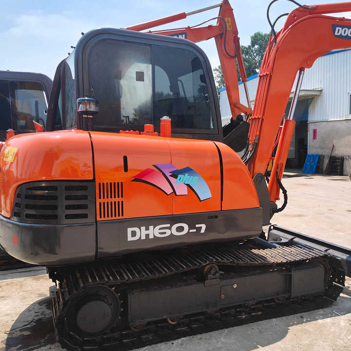 Original Second-hand Doosan DH60-7 Excavator Is in Good Condition Strong and Simple Maintenance - Excavadora de cadenas: foto 2 Original Second-hand Doosan DH60-7 Excavator Is in Good Condition Strong and Simple Maintenance - Excavadora de cadenas: foto 2