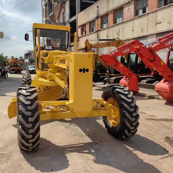 USED Komatsu GD511 Grader with Good Condition for Sale - Grader: foto 2 USED Komatsu GD511 Grader with Good Condition for Sale - Grader: foto 2