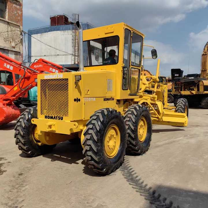 USED Komatsu GD511 Grader with Good Condition for Sale - Grader: foto 5 USED Komatsu GD511 Grader with Good Condition for Sale - Grader: foto 5