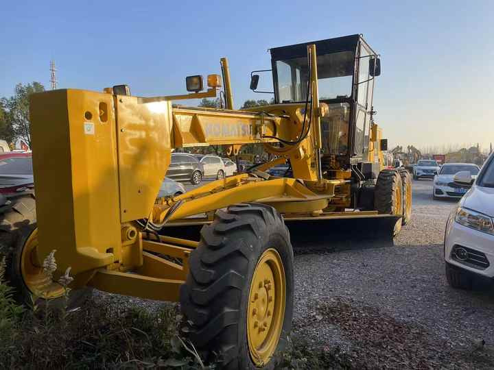 USED Komatsu GD655 Grader with Good Condition for Sale - Grader: foto 3 USED Komatsu GD655 Grader with Good Condition for Sale - Grader: foto 3