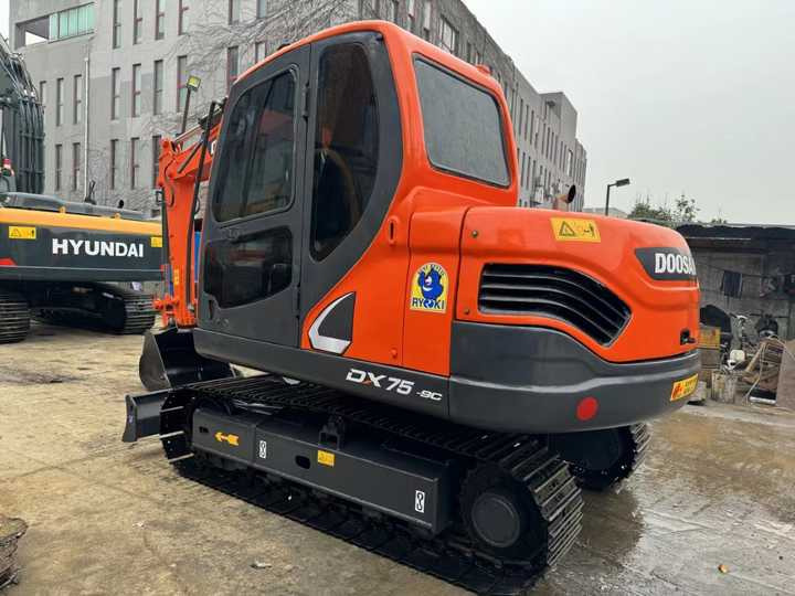 Used Excavator Doosan DX70 75 Excavator Second Hand Digger Used Machinery 7 Ton Used Hydraulic Crawler Excavator - Excavadora de cadenas: foto 2 Used Excavator Doosan DX70 75 Excavator Second Hand Digger Used Machinery 7 Ton Used Hydraulic Crawler Excavator - Excavadora de cadenas: foto 2
