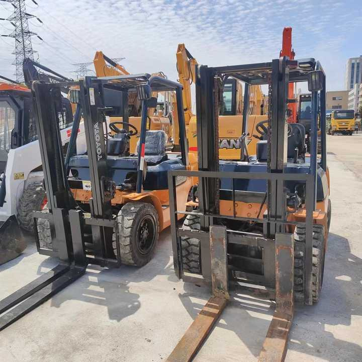Used Japan Brand toyota 3 Tons Forklift on Hot Sale toyota Forklift 10 Ton 3ton 5 Ton Forklift - Carretilla elevadora: foto 4 Used Japan Brand toyota 3 Tons Forklift on Hot Sale toyota Forklift 10 Ton 3ton 5 Ton Forklift - Carretilla elevadora: foto 4
